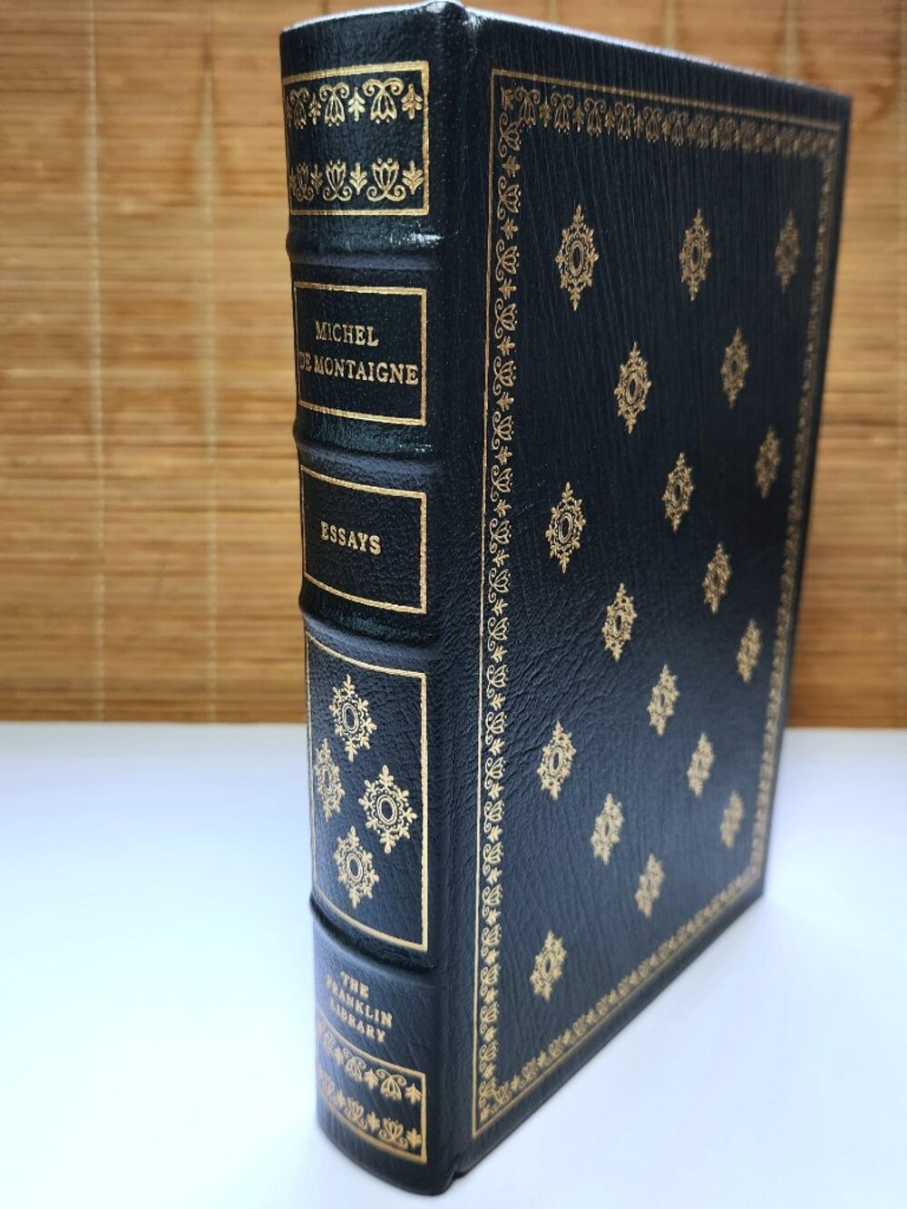 1980 Franklin Library Essays Michel de Montaigne Full Genuine Leather Illust.